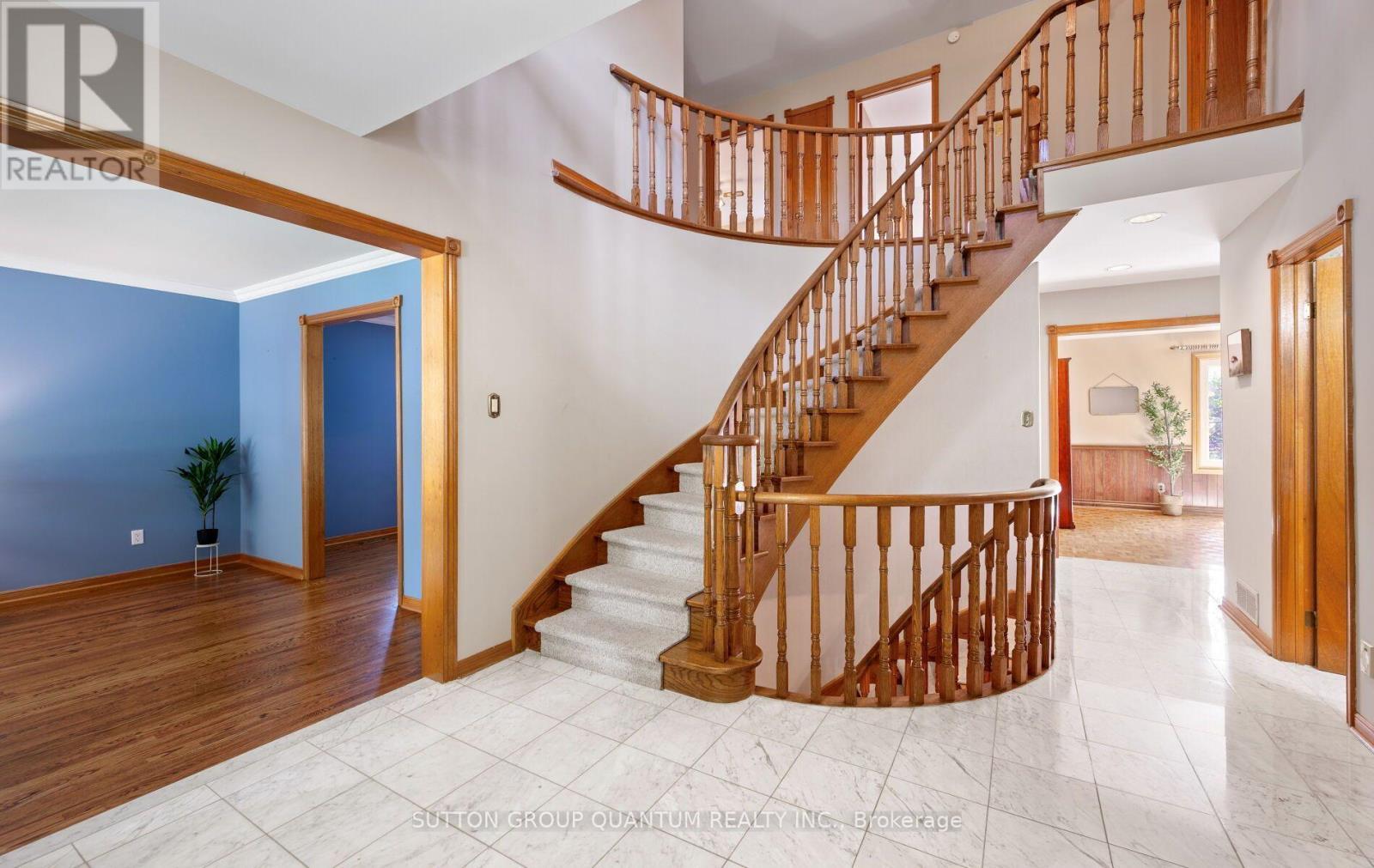 1896 Stoneybrook Court, Mississauga, ON