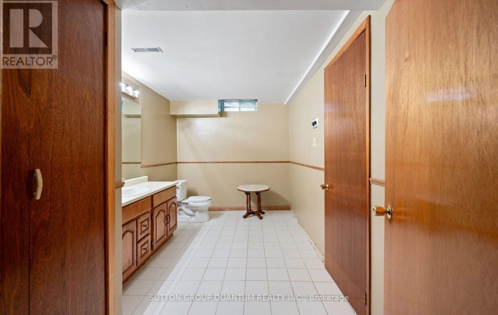1896 Stoneybrook Court, Mississauga, ON