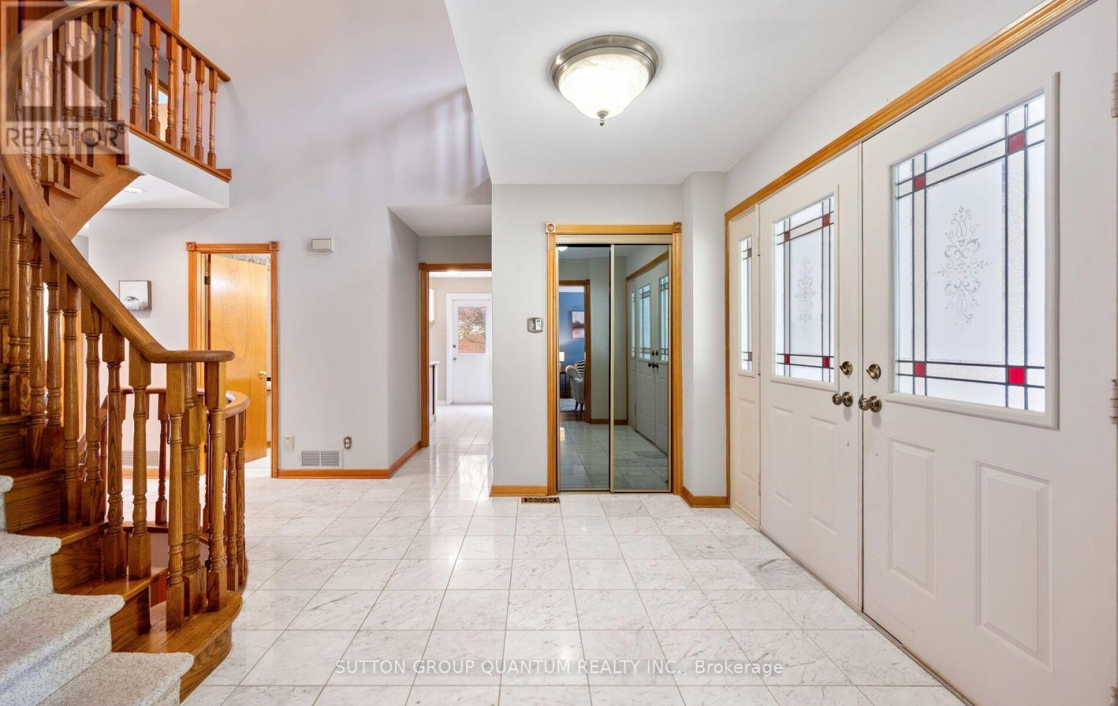 1896 Stoneybrook Court, Mississauga, ON