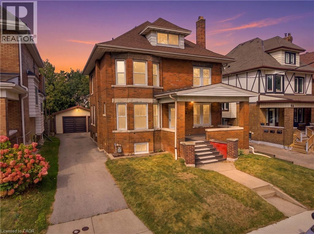 100 Balsam Avenue S, Hamilton, ON