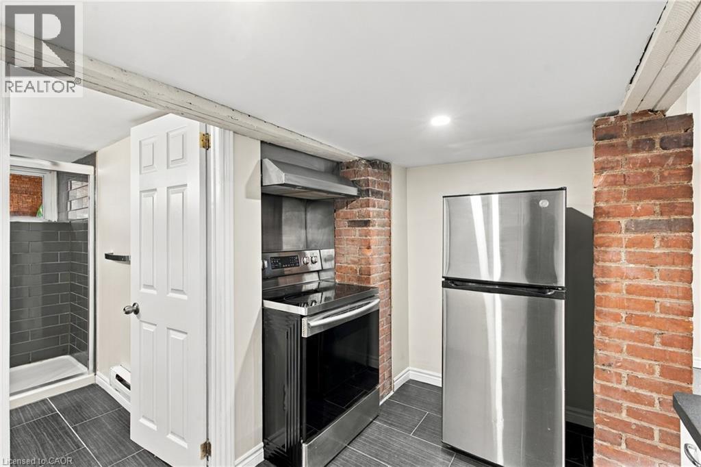100 Balsam Avenue S, Hamilton, ON