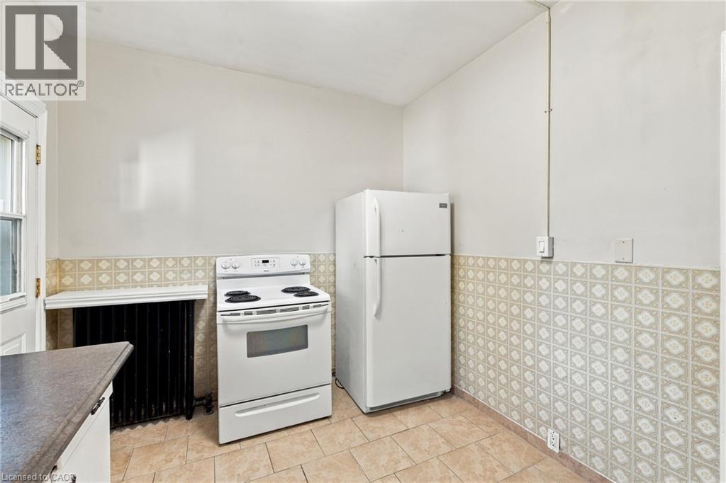 100 Balsam Avenue S, Hamilton, ON