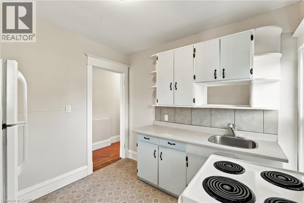 100 Balsam Avenue S, Hamilton, ON