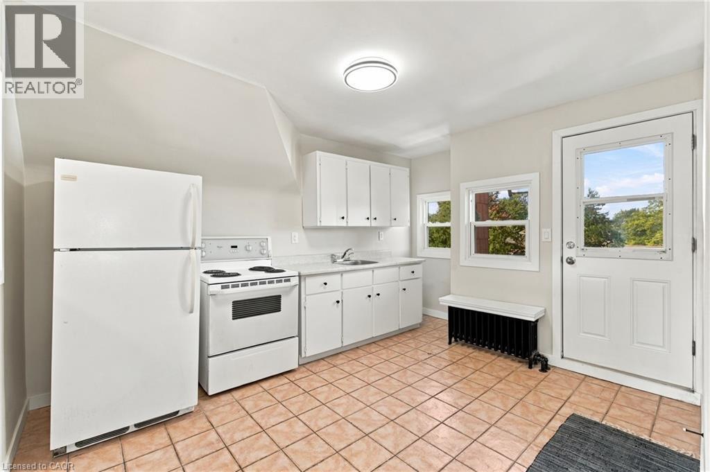 100 Balsam Avenue S, Hamilton, ON