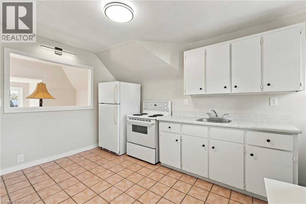 100 Balsam Avenue S, Hamilton, ON