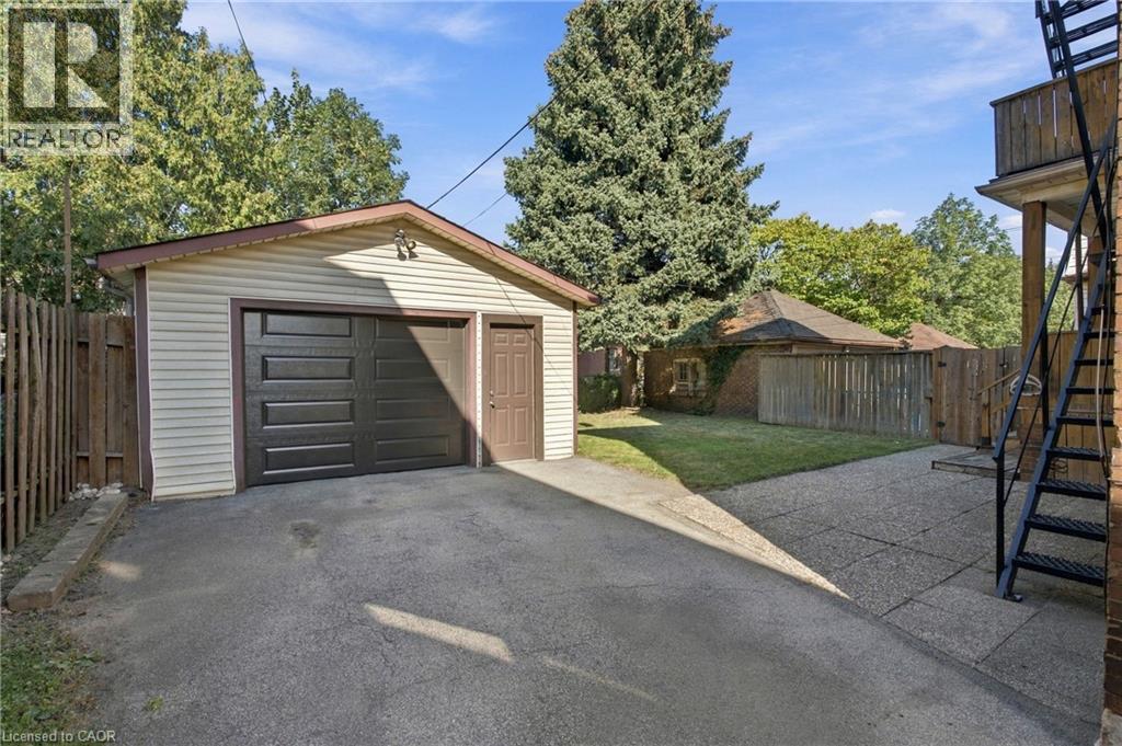 100 Balsam Avenue S, Hamilton, ON
