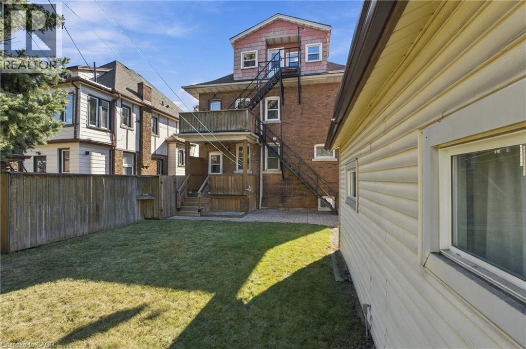 100 Balsam Avenue S, Hamilton, ON