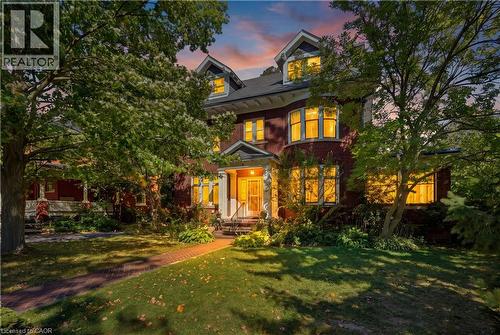32 Wentworth Avenue, Cambridge, ON 
