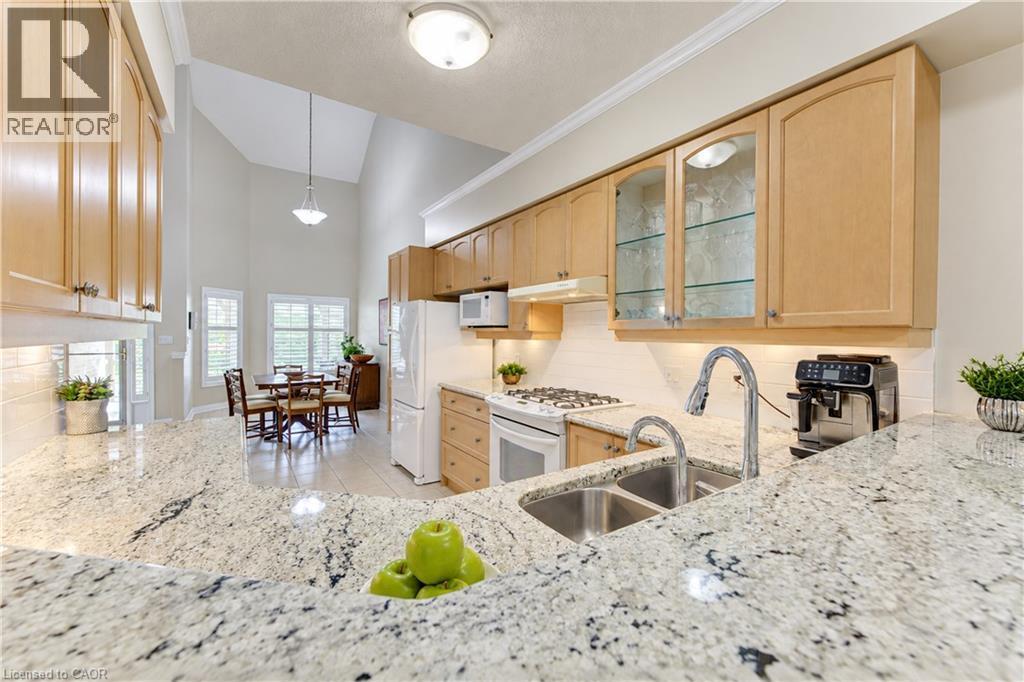 View back to Dining area - 222 Chestnut Hill Crescent, Kitchener, ON