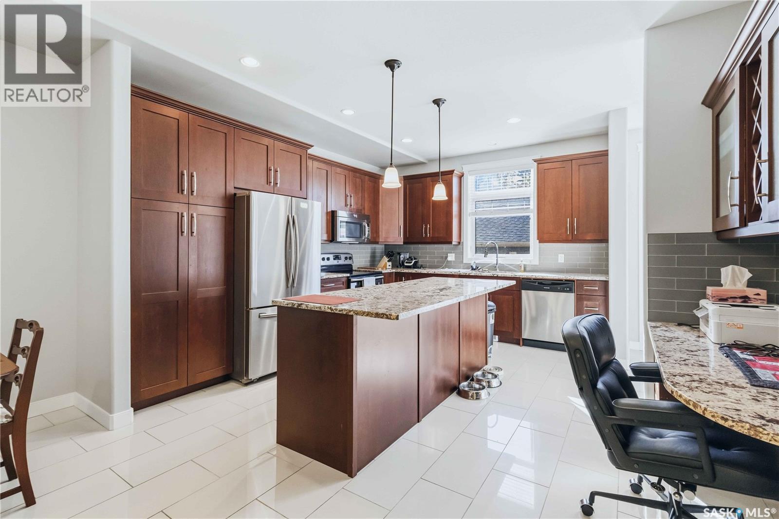 738 4Th Street E, Saskatoon, SK