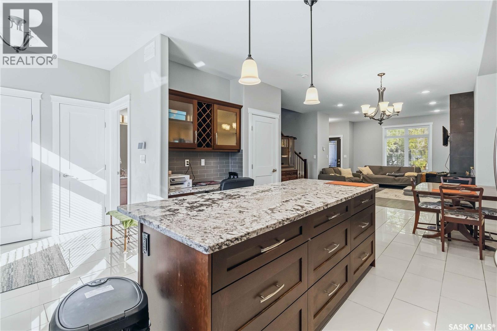 738 4Th Street E, Saskatoon, SK