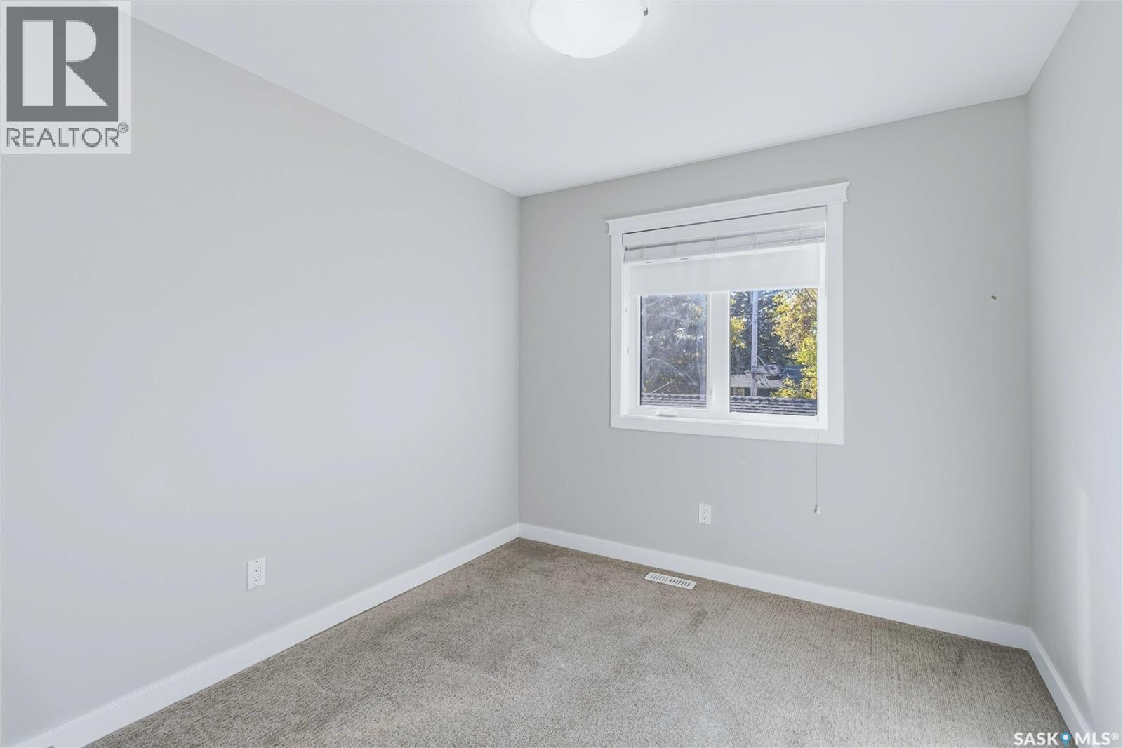 738 4Th Street E, Saskatoon, SK