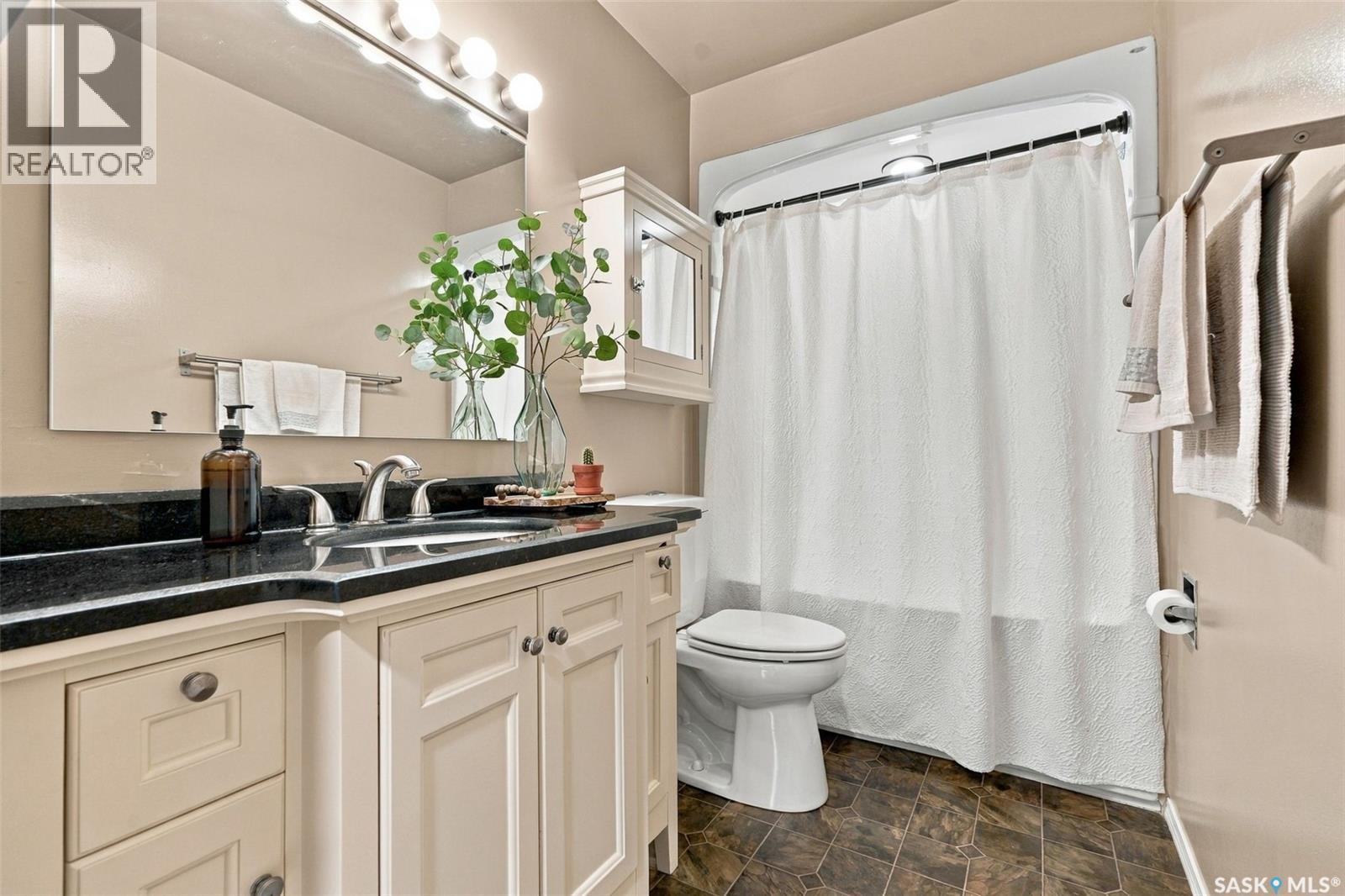 3174 Eastview, Saskatoon, SK