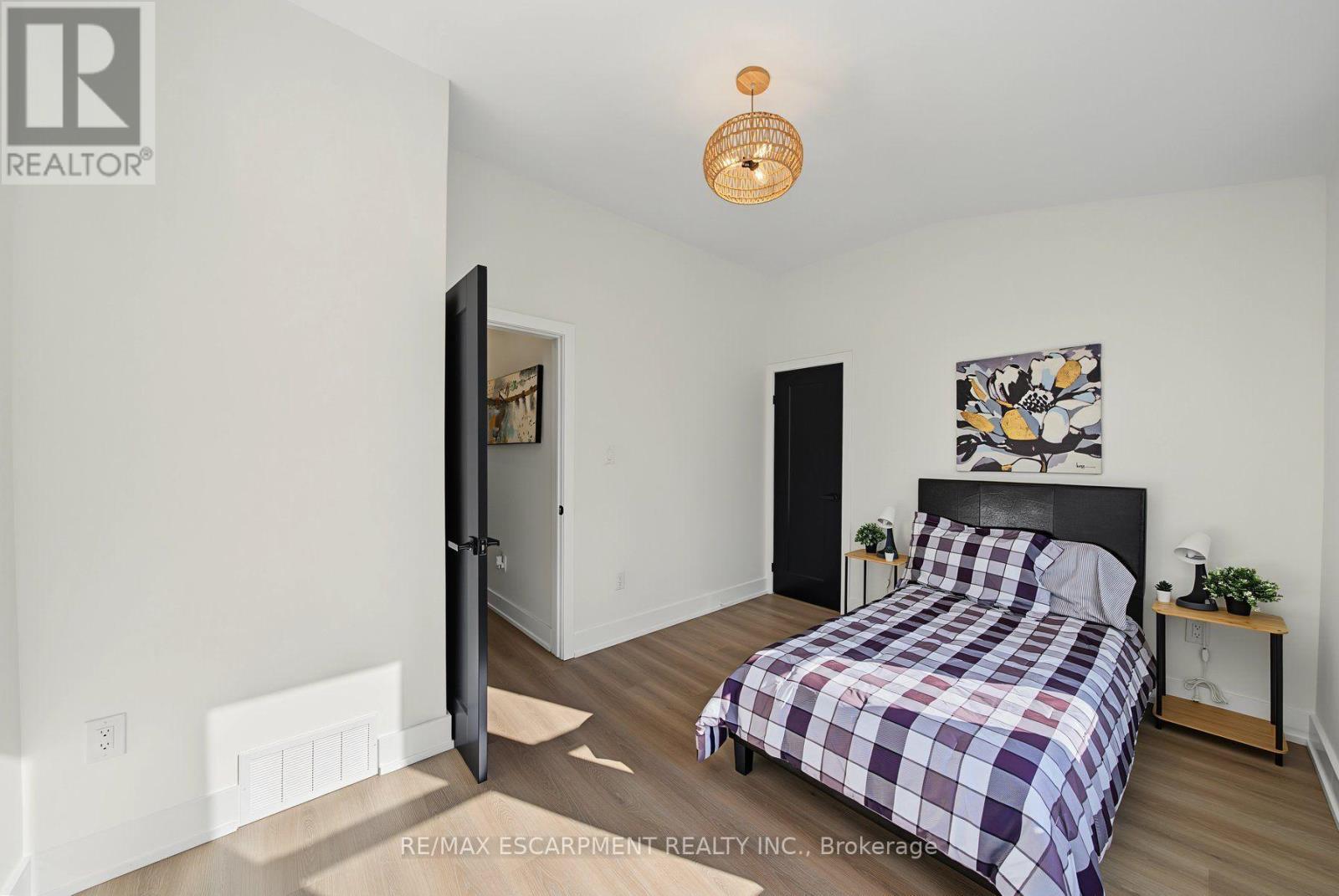 234 Balmoral Avenue S, Hamilton, ON
