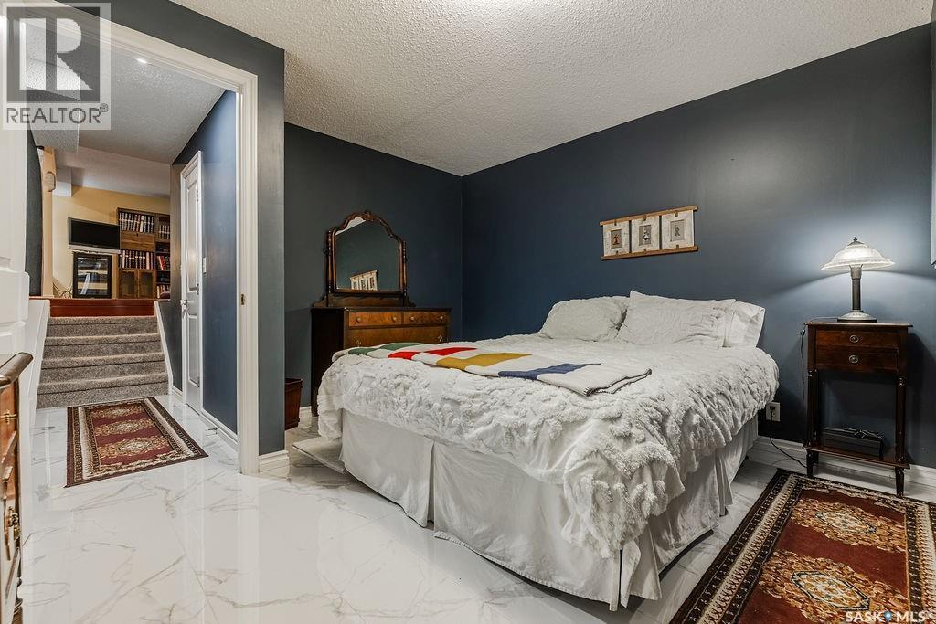 222 Gathercole Crescent, Saskatoon, SK