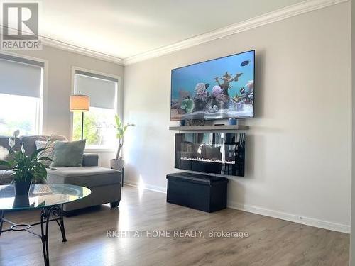 44 Senior Crescent, Cambridge, ON 
