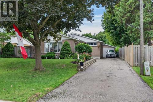 3 CUMBRIAN COURT  Brampton, ON L6X 2J7