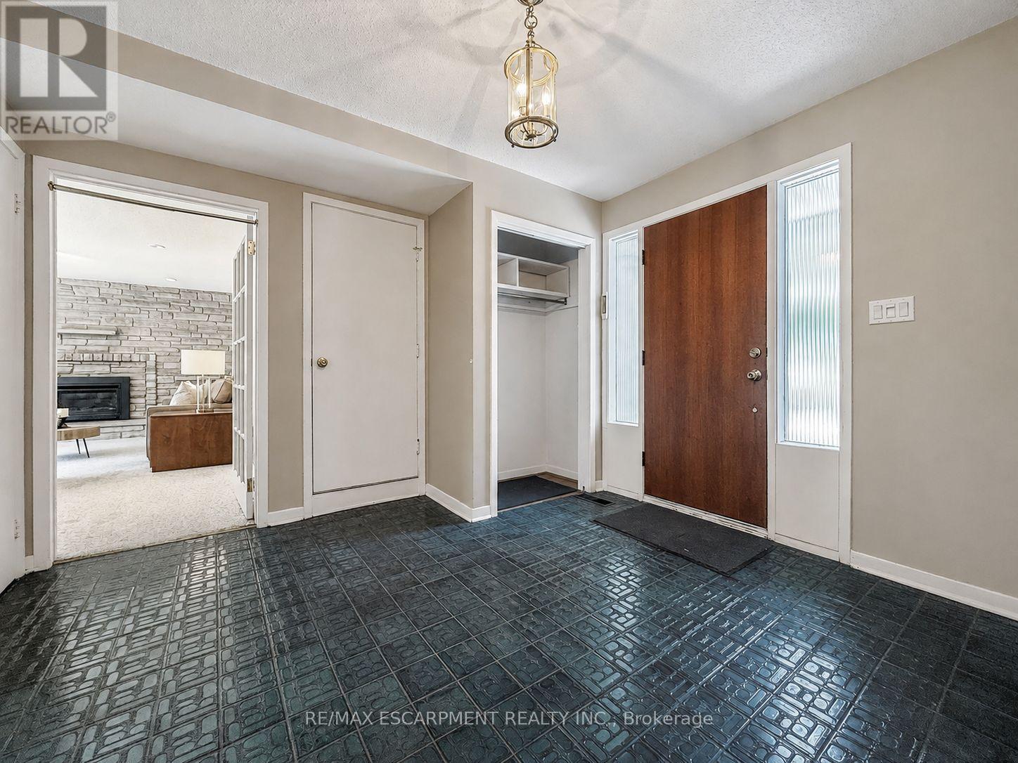 1320 Gatehouse Drive, Mississauga, ON
