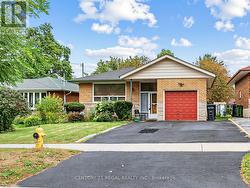 121 JANRAY DRIVE Toronto, ON M1G 1Y8
