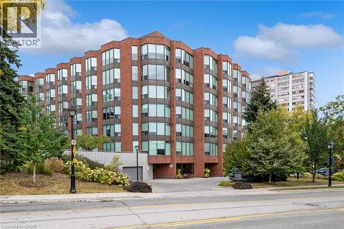 2121 LAKESHORE Road Unit# 404  Burlington, ON L7R 1C9