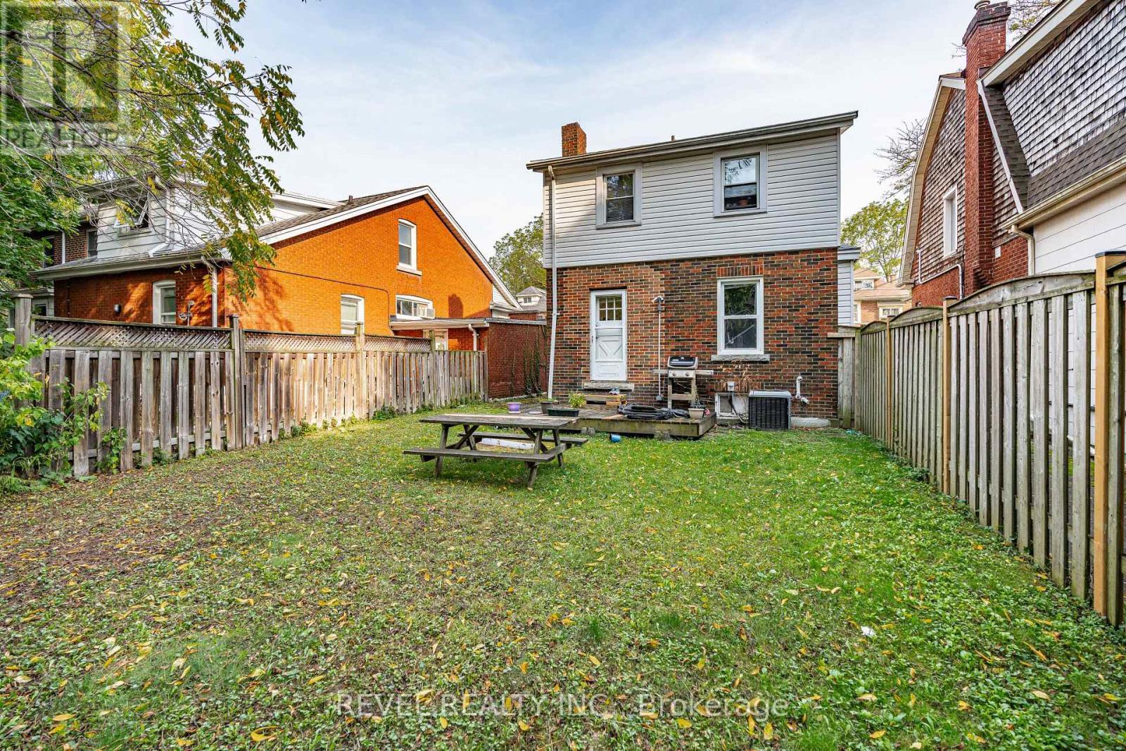 33 Cline Avenue N, Hamilton, ON