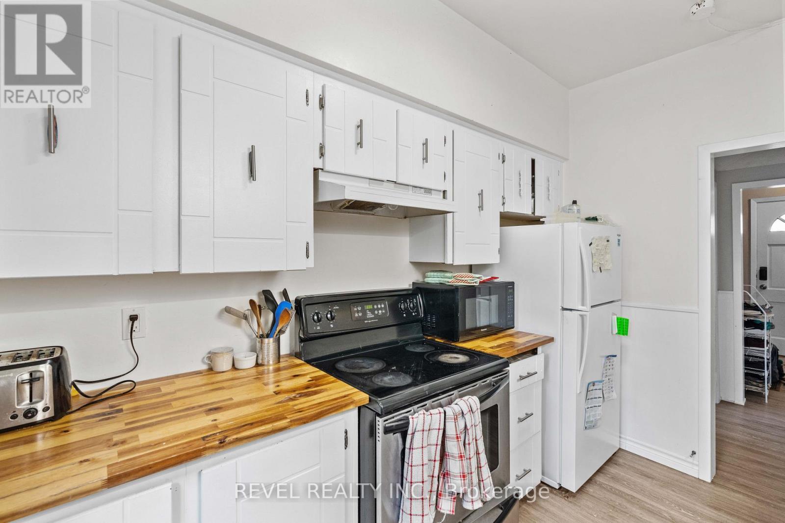 33 Cline Avenue N, Hamilton, ON