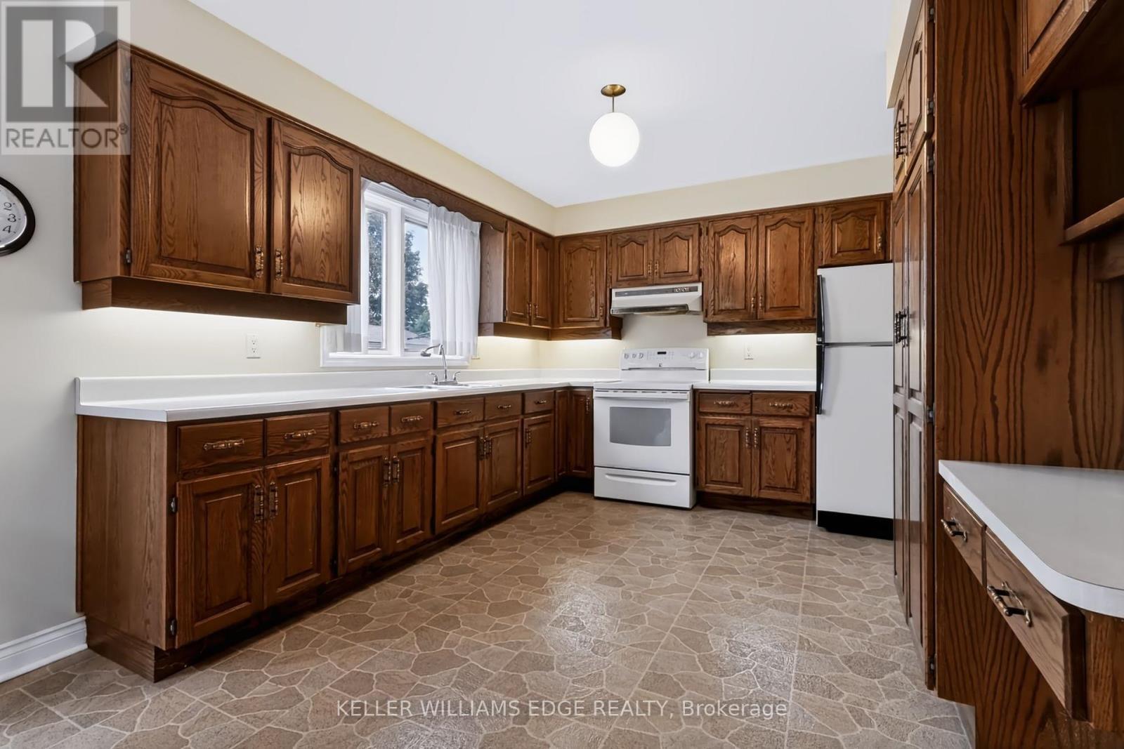54 Monte Drive, Hamilton, ON