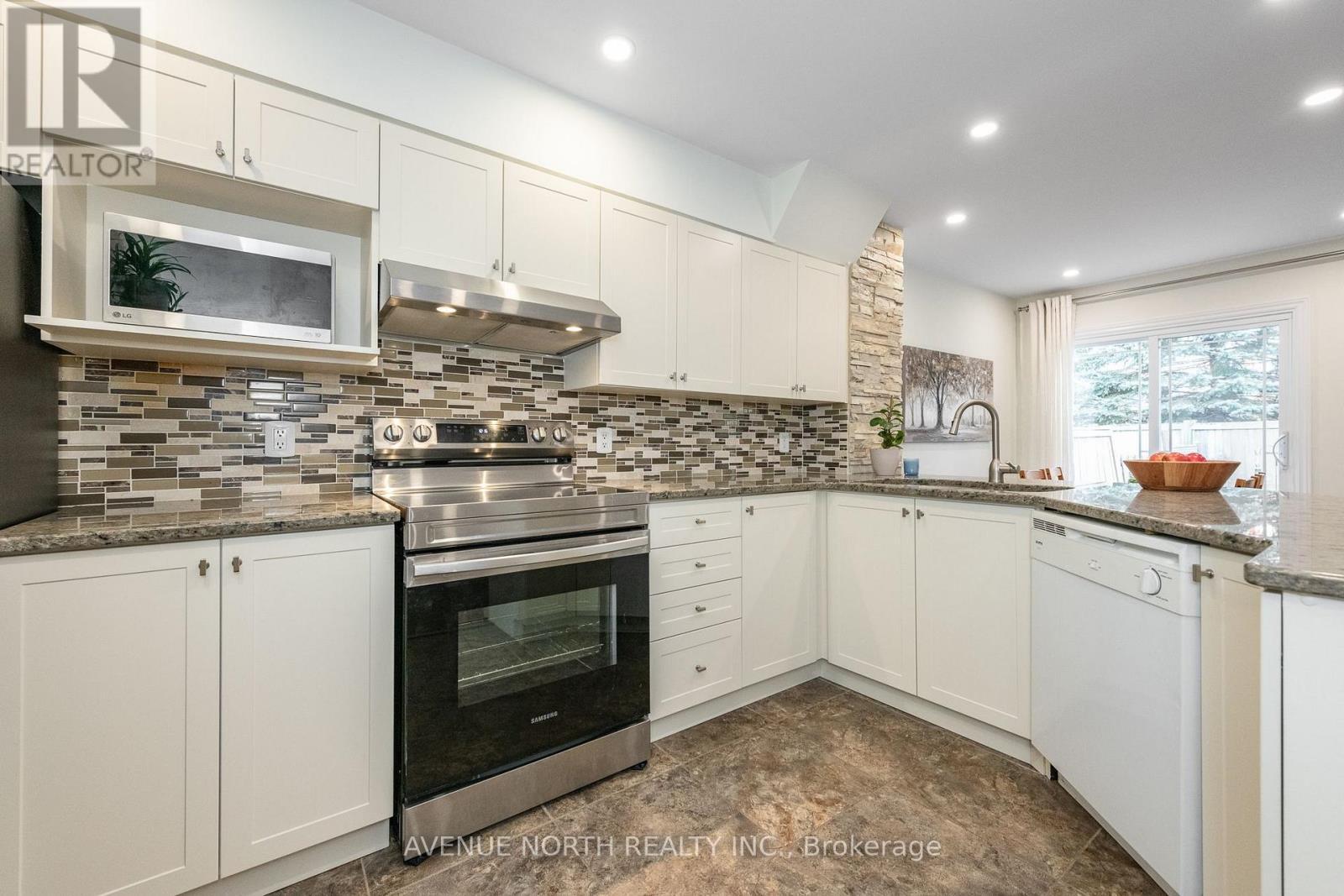 89 Silverlace Private, Ottawa, ON