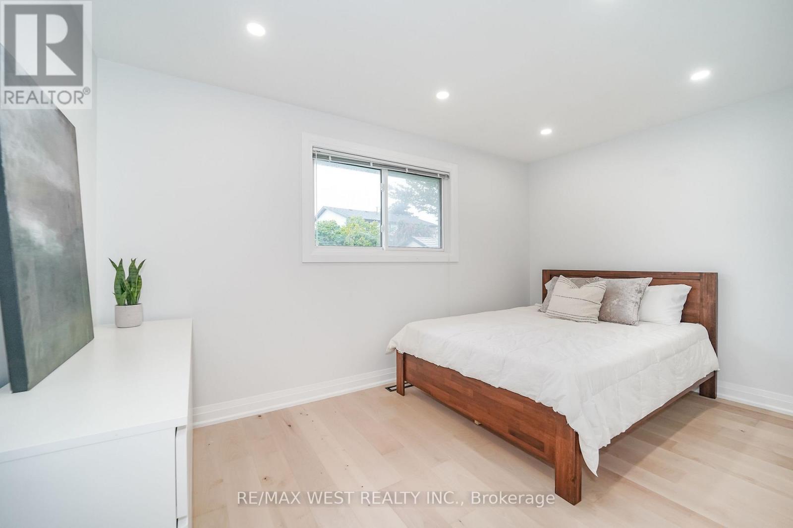 765 Dodsworth Crescent, Mississauga, ON