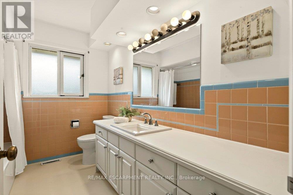 970 Danforth Avenue, Burlington, ON