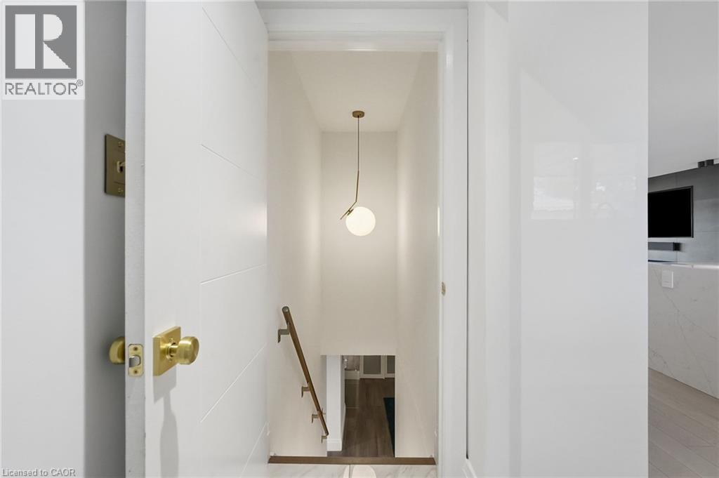 9 Donlea Drive, Hamilton, ON