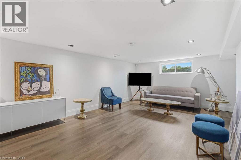 9 Donlea Drive, Hamilton, ON