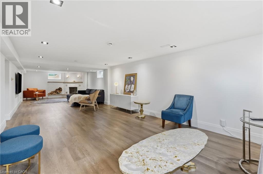 9 Donlea Drive, Hamilton, ON