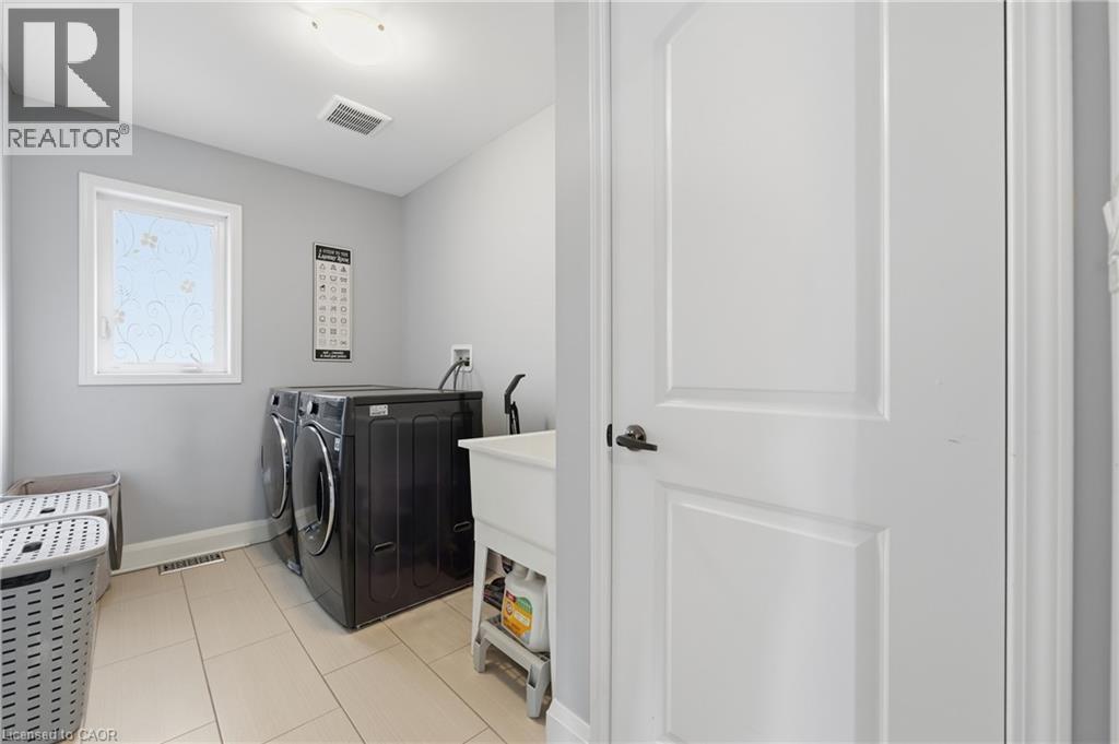 47 Larry Crescent, Caledonia, ON