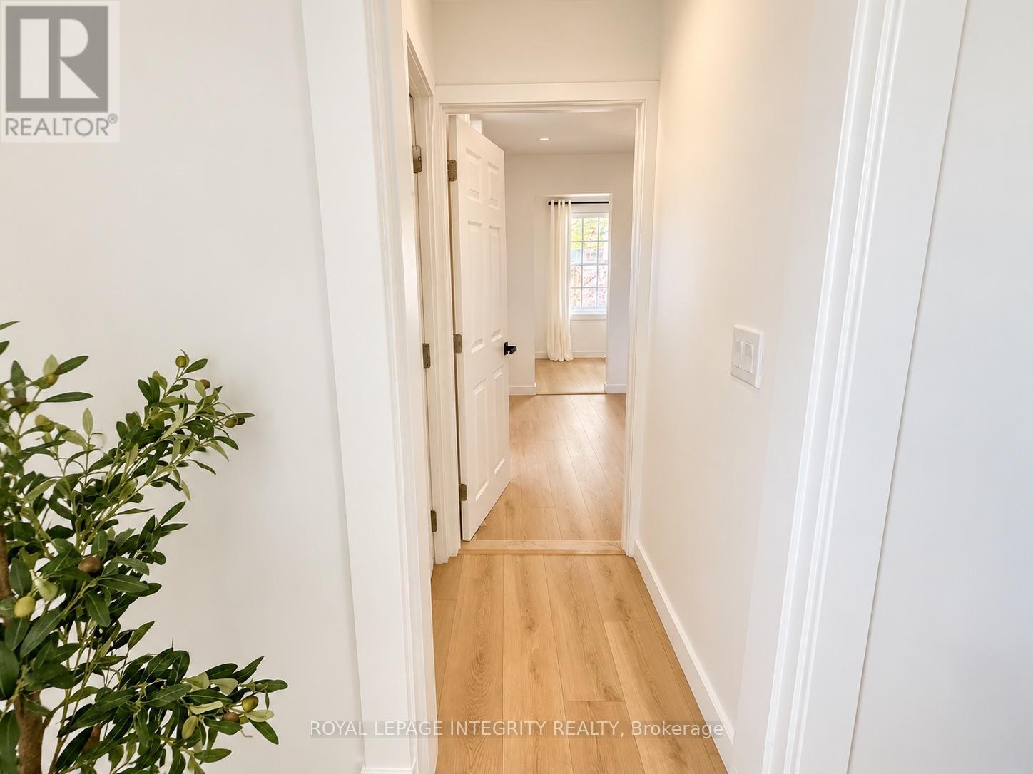 920 Gladstone Avenue, Ottawa, ON