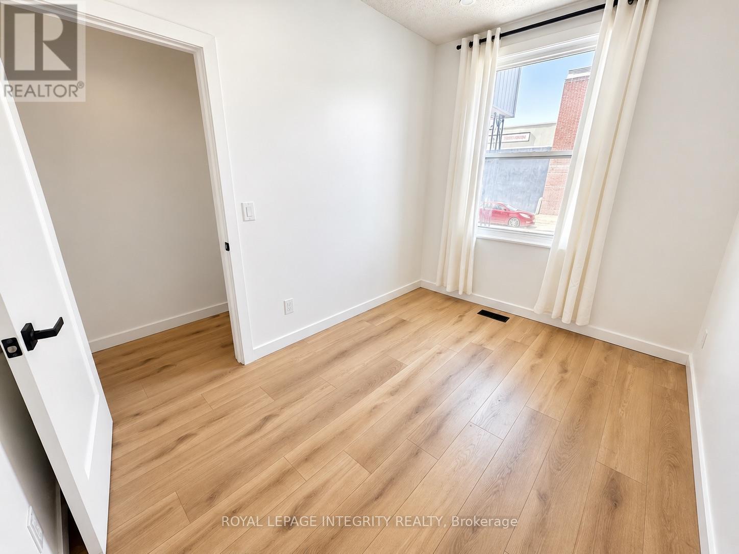 920 Gladstone Avenue, Ottawa, ON
