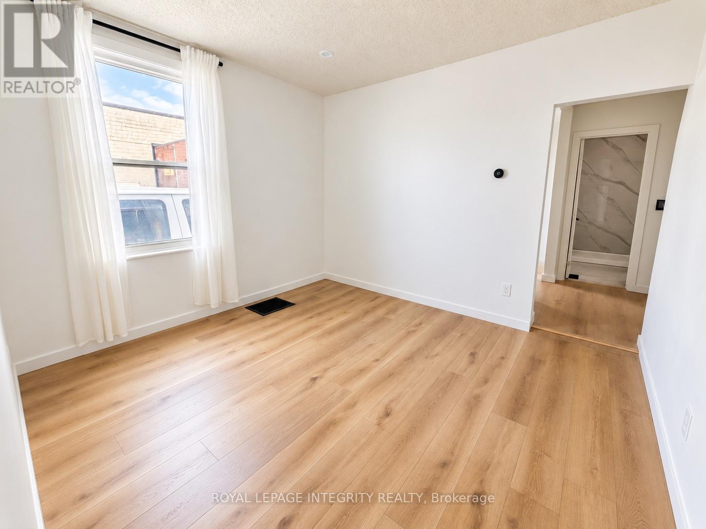 920 Gladstone Avenue, Ottawa, ON