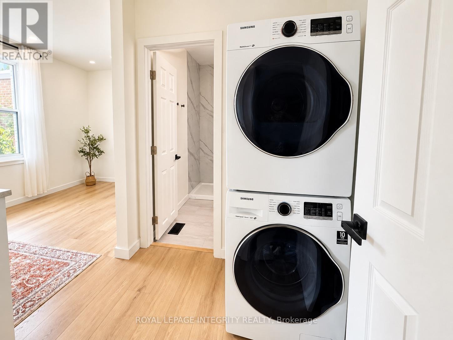920 Gladstone Avenue, Ottawa, ON