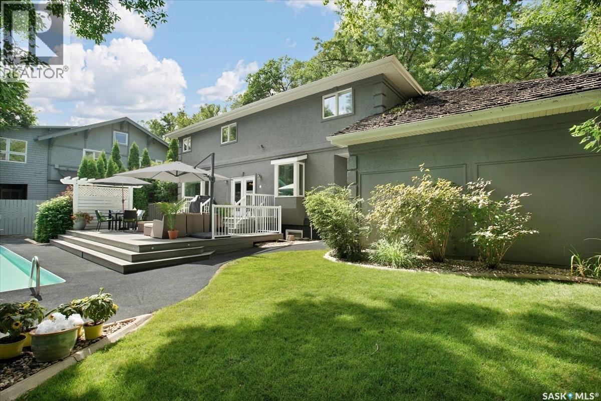 310 Saskatchewan Crescent W, Saskatoon, SK