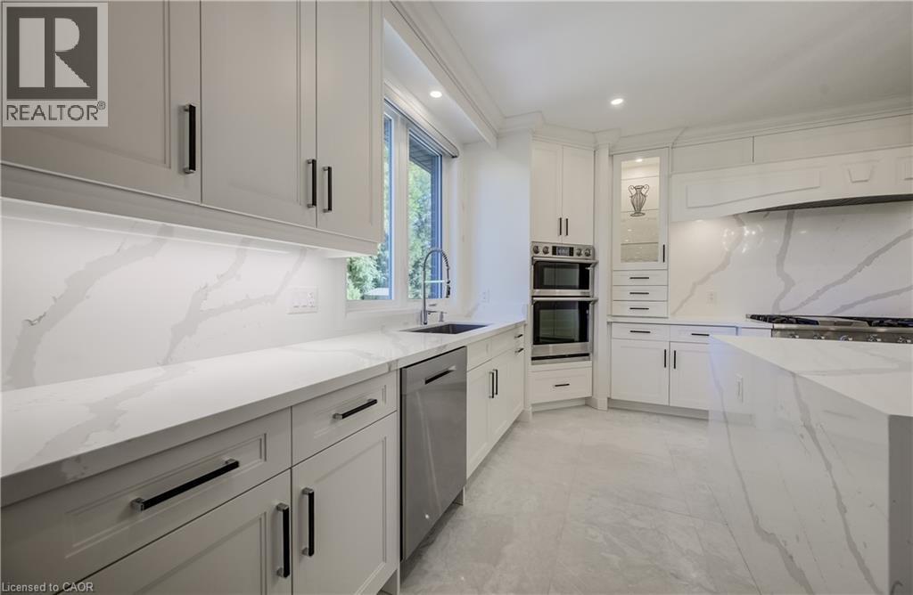 Fabulous counter space with stainless built in appliances - 61 Schweitzer Street, Kitchener, ON