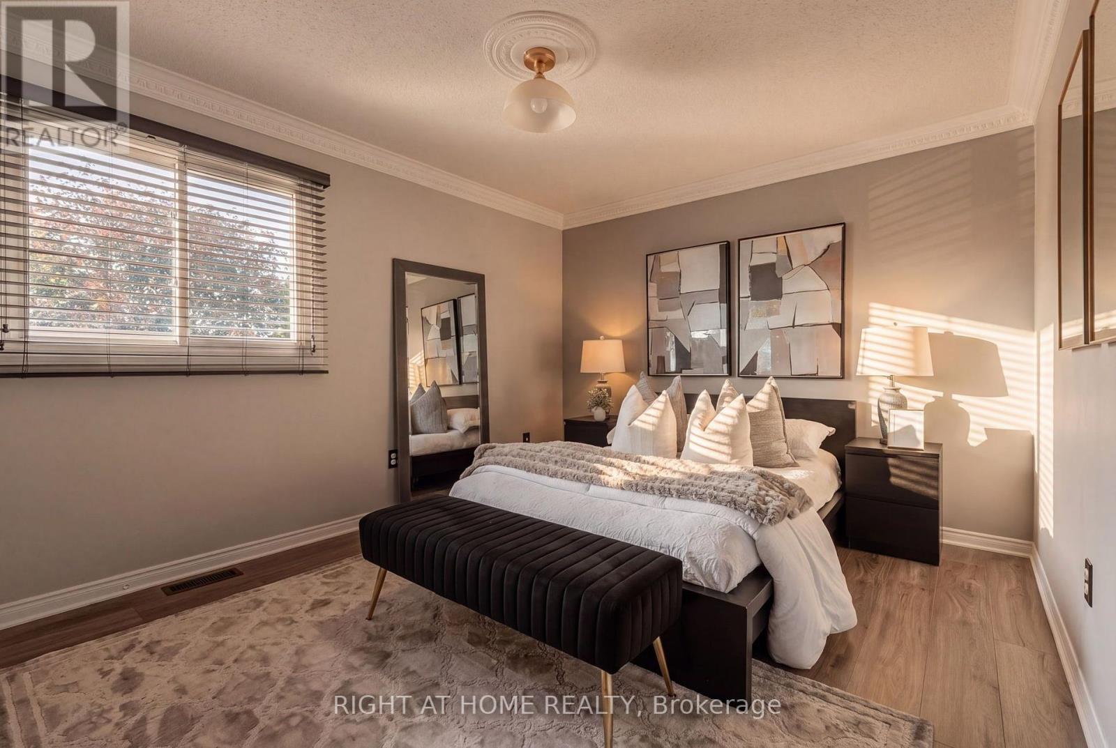 5382 Huntingfield Drive, Mississauga, ON