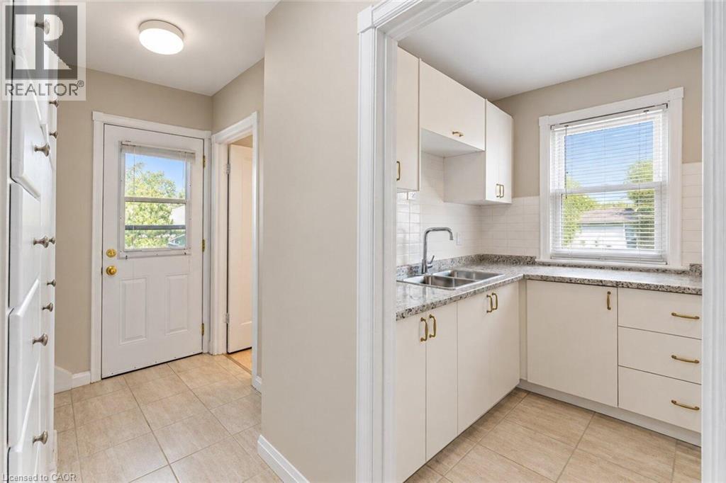 269 Queensdale Avenue E, Hamilton, ON