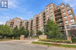 402 - 16 DALLIMORE CIRCLE Toronto (Banbury-Don Mills), ON M3C 4C4