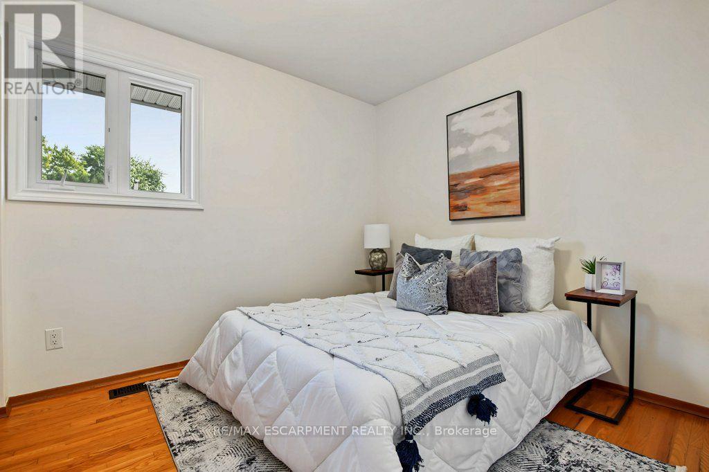 30 Catalina Drive, Hamilton, ON