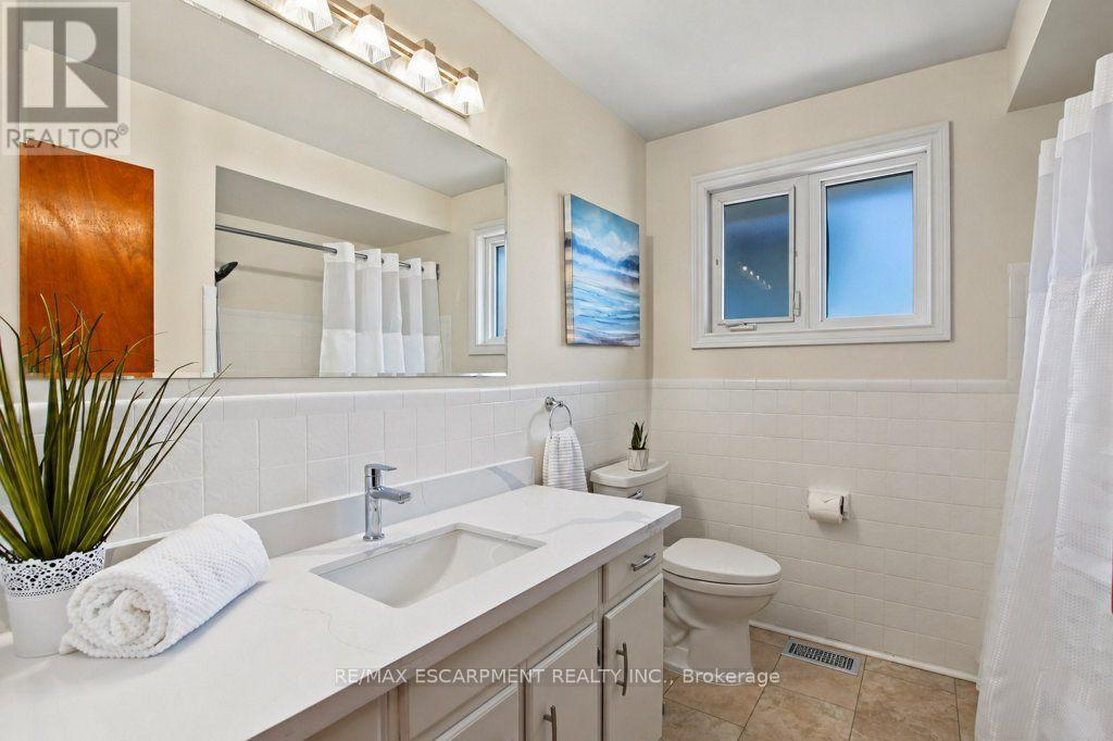 30 Catalina Drive, Hamilton, ON