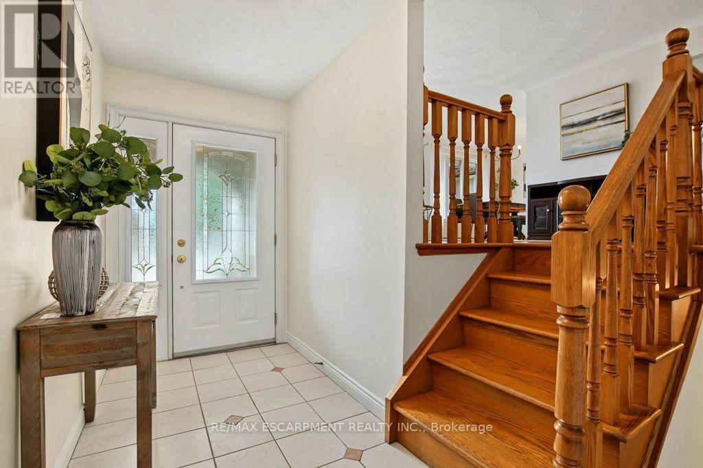 30 Catalina Drive, Hamilton, ON