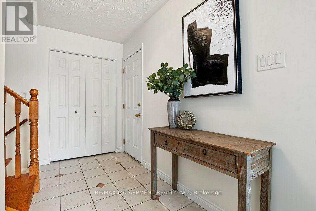 30 Catalina Drive, Hamilton, ON