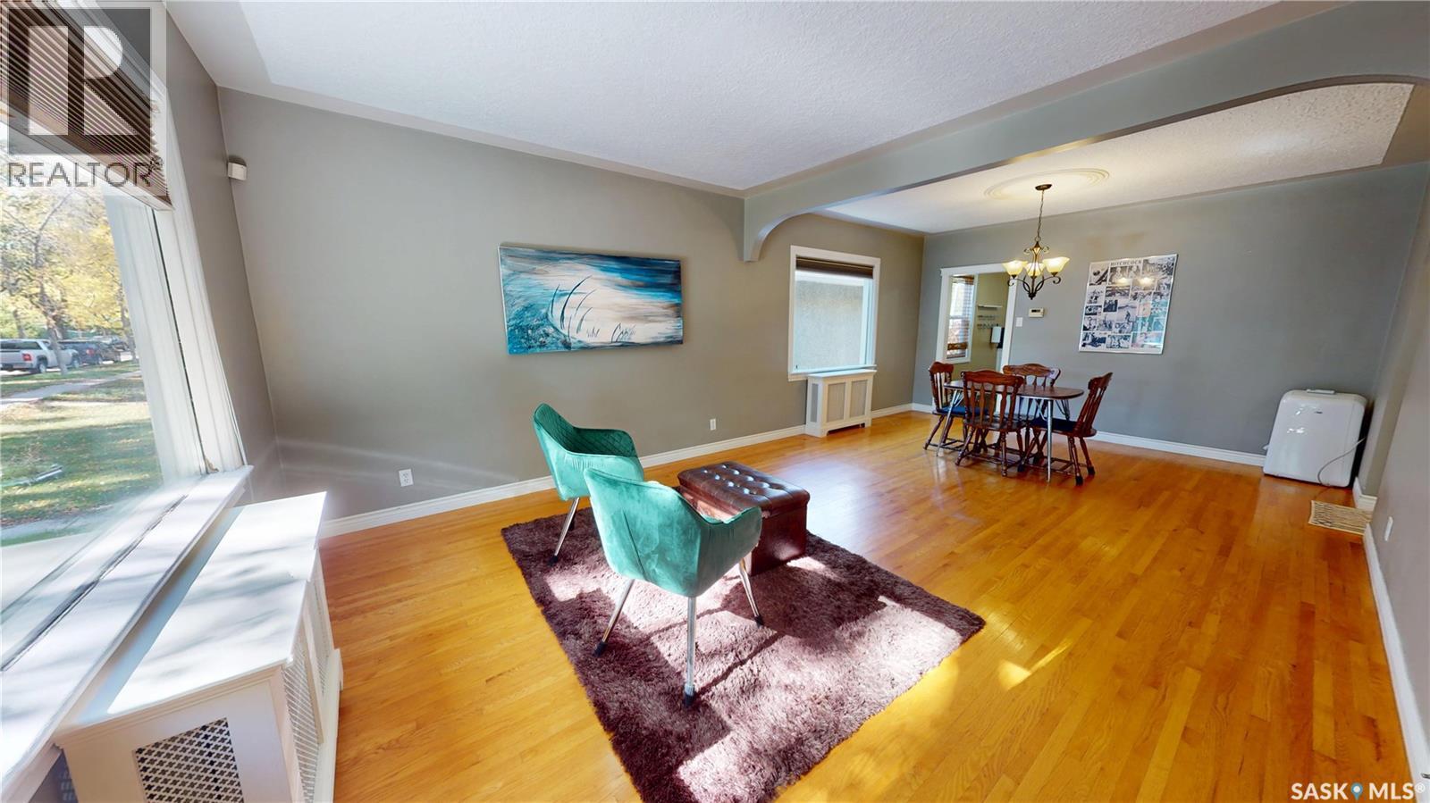 723 9Th Street E, Saskatoon, SK