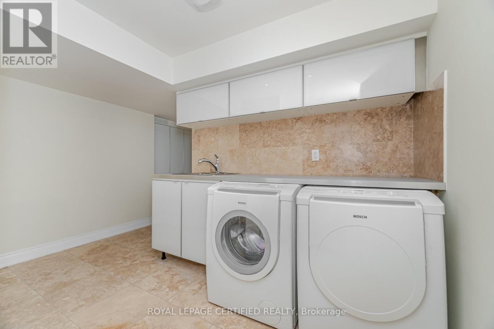 2197 Courrier Lane, Mississauga, ON
