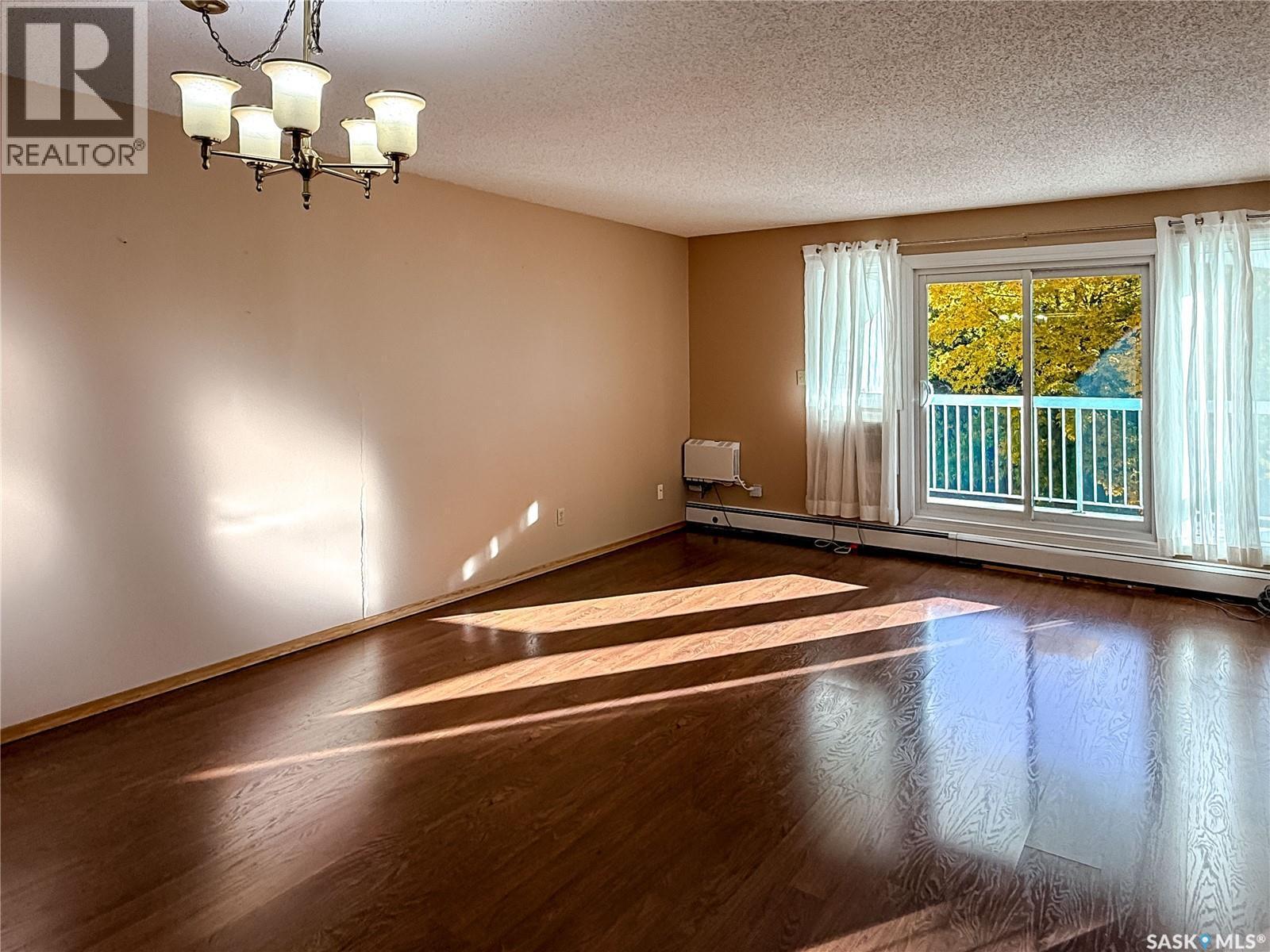 219 960 Assiniboine Avenue E, Regina, SK